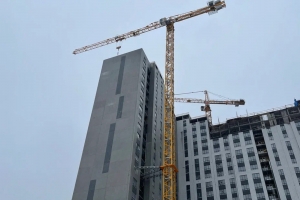 Началась установка светильников в МОПах дома для обманутых дольщиков ЖК «Мегаполис»