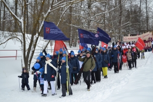 Спортивный праздник «Лыжня строителей» прошел в Москве в 35-й раз