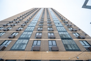 Более 3 тыс. жителей ЮВАО получили квартиры по реновации за полгода