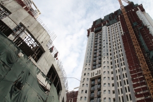 В корпусе А проблемного ЖК «Академ-Палас» установили радиаторы отопления