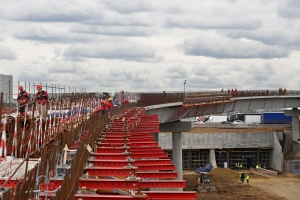 Эстакада над Варшавским шоссе на южном участке МСД готова более чем на 70%