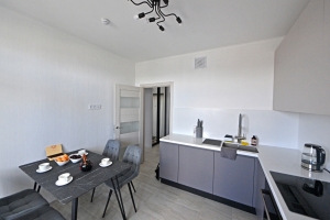 Свыше 180 горожан получили жилье по реновации в новостройке в районе Лосиноостровский