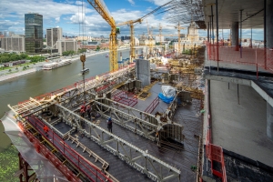 Впервые в Москве: на строительстве «парящего» ЖК «Бадаевский» применили технологию «супер-слэб»