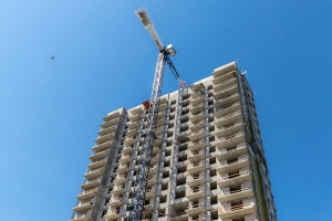 Три жилых корпуса строят по реновации у станции метро «Новые Черёмушки»