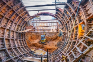 В новом вестибюле станции БКЛ метро «Рижская» установили почти две трети колец эскалаторного тоннеля