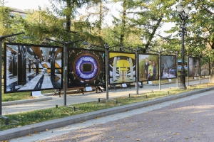 Фотовыставка «Люди и проекты, меняющие город» открылась на Тверском бульваре