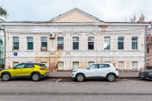 Город выставил на продажу исторические здания на Воронцовской улице