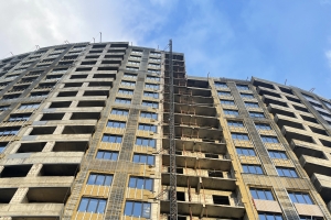 Завершено бетонирование входных групп в проблемном ЖК «Квартал Триумфальный»