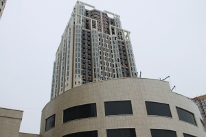 На стилобате проблемного ЖК «Академ Палас» завершилось бетонирование