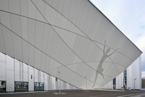 Собянин: уникальный ледовый дворец открыт в Мнёвниковской пойме