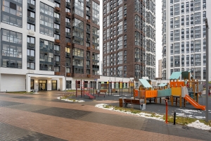 Еще три жилых корпуса построили в бывшей промзоне «Октябрьское Поле» в рамках КРТ