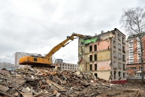 На северо-западе столицы снесли 35 старых домов в рамках реновации