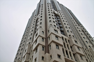 Началась кладка стен технических помещений на втором этаже стилобата проблемного ЖК «Академ Палас»