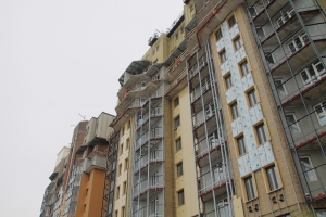 Во втором корпусе проблемного ЖК «Воскресенское» готовы лестничные марши