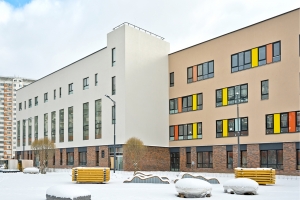 Школа на 2100 мест в районе Внуково готова примерно на 80%