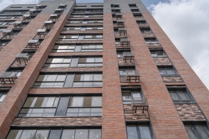 Дом на 216 квартир построили по программе реновации вблизи метро «Селигерская»