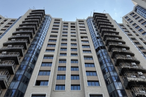 В проблемном ЖК «Квартал Триумфальный» установили блоки кондиционирования на техбалконах