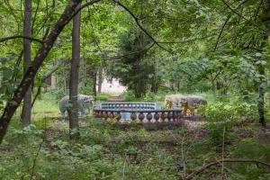 Историческое здание со скульптурами слонов в районе Щукино ждет реставрация