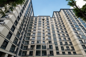 Свыше 85 семей переехали в жилой комплекс по реновации в Котловке