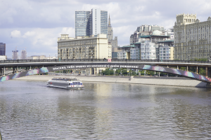 Смоленский метромост поздравит москвичей с Днем города