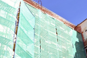 На Ленинском проспекте реконструируют жилой дом