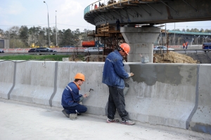 Забетонирована эстакада на Киевском шоссе у метро «Саларьево»