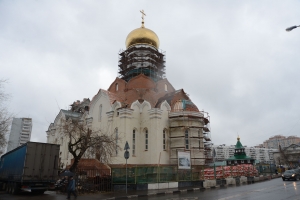 Золоченые купола на храме Андрея Рублева установят к Пасхе