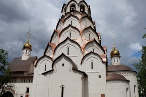 Каменно-кружевной собор в Строгино будет освящен в декабре