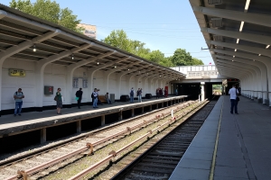 Платформы станций метро «Студенческая» и «Фили» открылись после реконструкции