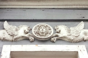 Инвесторы спасли от разрушения 20 исторических зданий в столице