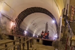 Южный вестибюль станции метро «Спортивная» реконструируют к маю 2018 года