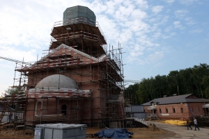 Храм Казанской Божией Матери на западе Москвы увенчал главный купол