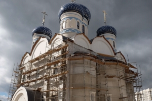 Храм в честь воина Федора Ушакова достроят до конца года