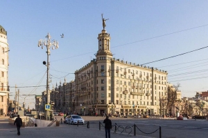 Скульптуру балерины могут вернуть на «Дом под юбкой» на Тверской