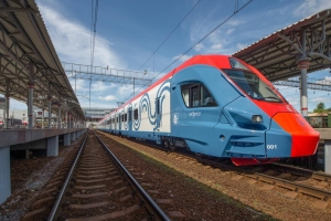 На станциях Московских центральных диаметров уложат тактильную плитку