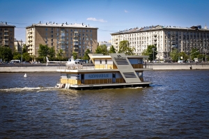Плавучие поселки и отели в Москве: как будут выглядеть дома на воде