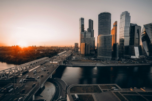 Движение у «Москва-Сити» ограничили для прокладки инженерных сетей