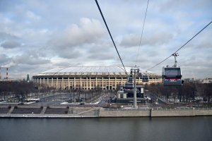 Зима в «Лужниках»: каток, тюбинговая горка и ледолазание