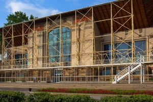 Каскадные фонтаны, барельефы и витражи: каким будет павильон «Поволжье» на ВДНХ после реставрации