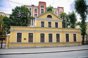 Более 40 зданий реставрируют в столице по программе «1 руб. за метр»