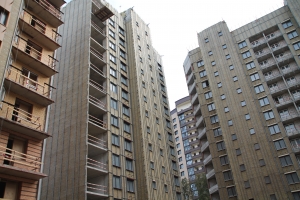 Началось утепление фасадов корпуса №1 проблемного ЖК «Воскресенское»