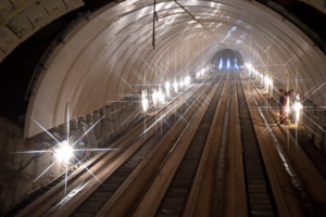 Более трети колец эскалаторного тоннеля установили в вестибюле №2 станции «Рижская» БКЛ метро