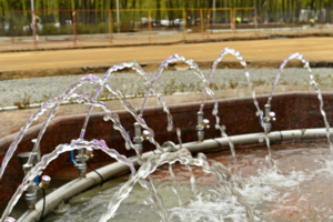 Парк с «сухим» фонтаном и арт-объектами могут открыть на севере Москвы до конца года