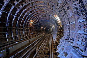 При строительстве тоннелей метро в этом году установили на 30% больше железобетонных колец