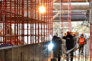 Выплата зарплаты строителям метро в Москве достигает 2 млрд руб. в месяц