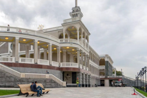 Открытие парка Северного речного вокзала с мини-зданием порта