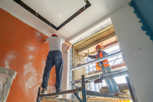 Маляр — профессия творческая! «Но без терпения в ней не обойтись», — считает Наталья Кривошеева из «Орелстроя»