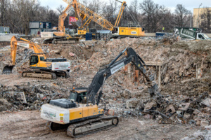 Недостроенный пейнтбольный центр снесен в районе Перово