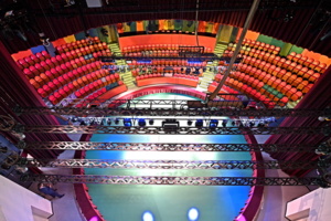 Осмотр новой сцены театра «Уголок дедушки Дурова». С. Собянин, А. Бочкарёв, Ю. Дуров