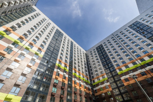 Три новостройки в районах Рязанский и Люблино начали заселять по реновации